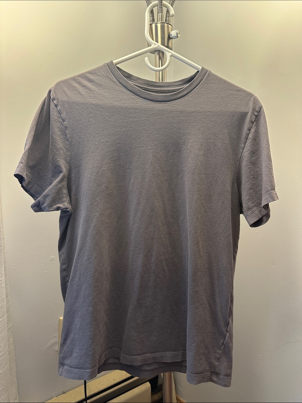 J. Crew Men's Short Sleeve Crewneck T-Shirt in Heather Gray